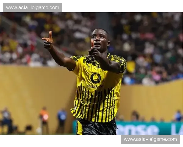 雅凯伤缺影响波及利物浦 雷恩防线重组面临长期考验 雅凯伤缺影响波及利物浦 雷恩防线重组面临长期考验